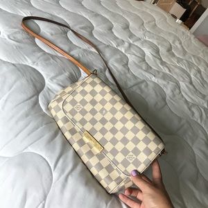 Favorite MM Azur Louis Vuitton crossbody